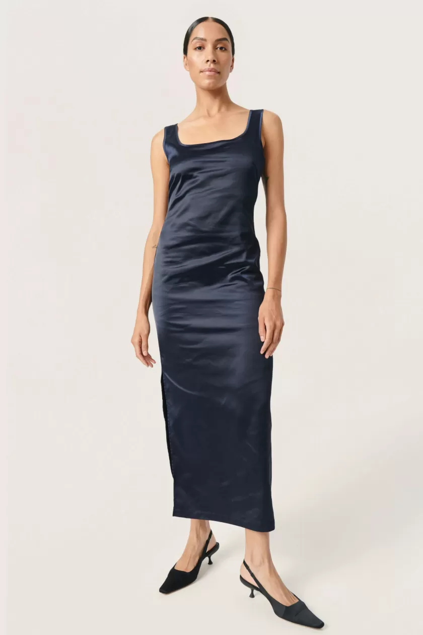 Soaked In Luxury SLAnna Kjole Flash Sale