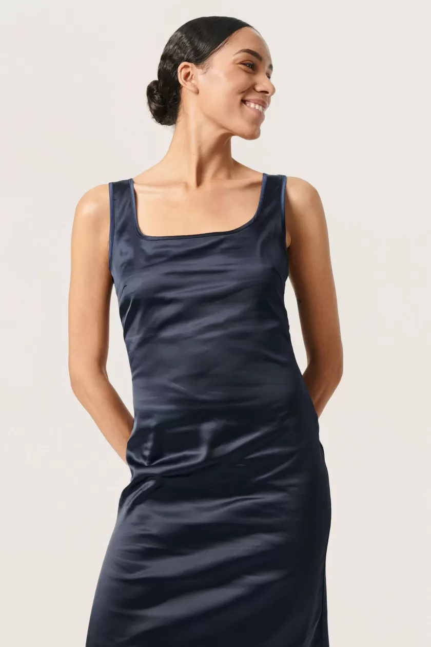 Soaked In Luxury SLAnna Kjole Flash Sale