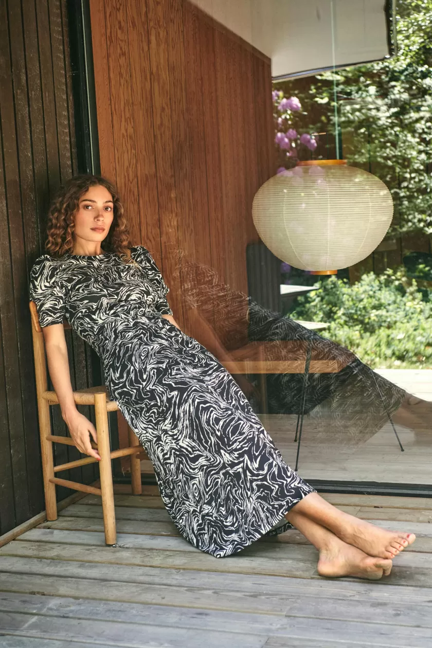 Soaked In Luxury SLHanadi Kjole Online